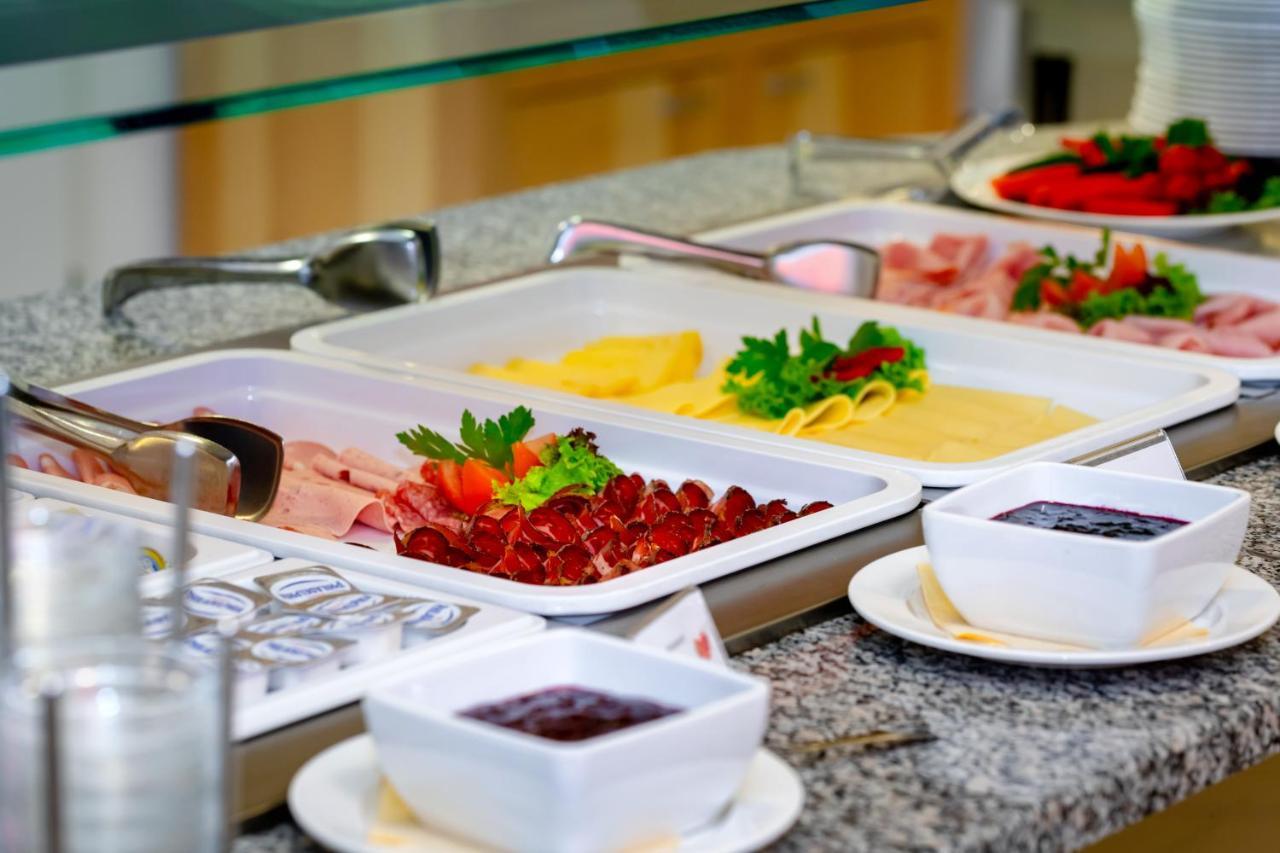 Hotel Kolping Meran Zewnętrze zdjęcie